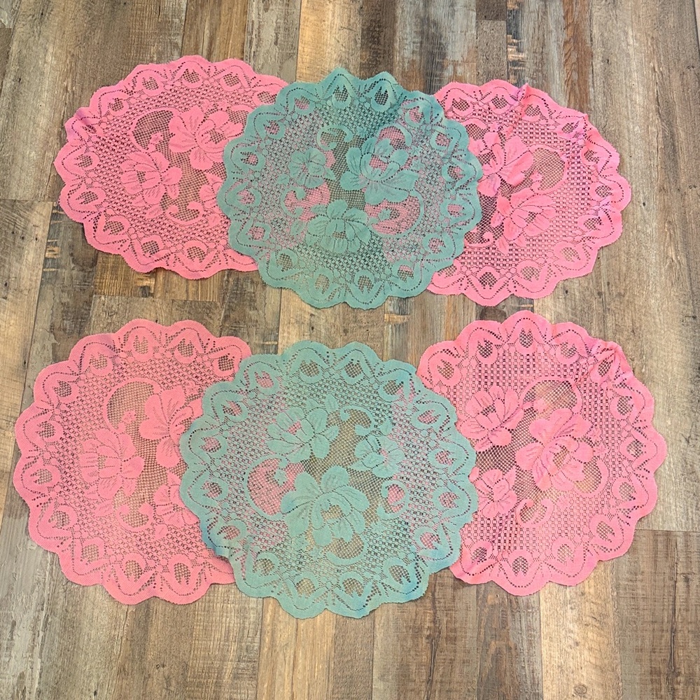 Vtg American Crafts Classic Doily Set